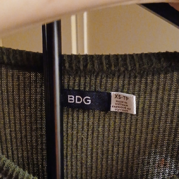 BDG Ribbed Olive Top - Picture 2 of 4
